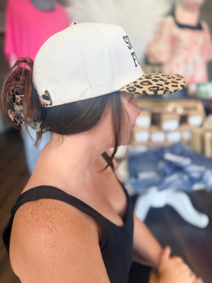 The Cassidy Trucker Hat Claw Clip